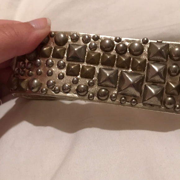 Sz 34 gold metal studded belt - Picture 5 of 8